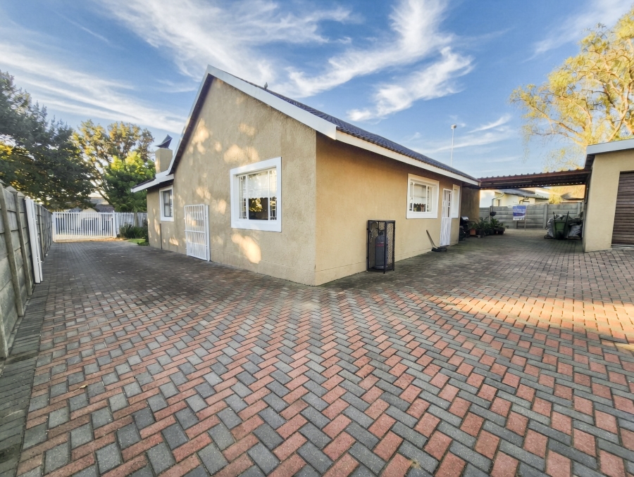 3 Bedroom Property for Sale in Sasolburg Ext 11 Free State